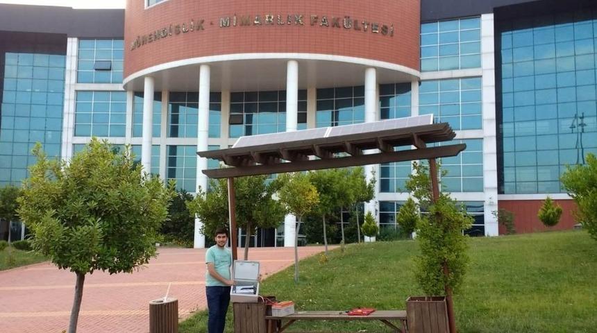 &Uuml;niversite &Ouml;ğrencileri g&uuml;neş enerjisinden elektrik &uuml;retiyorlar