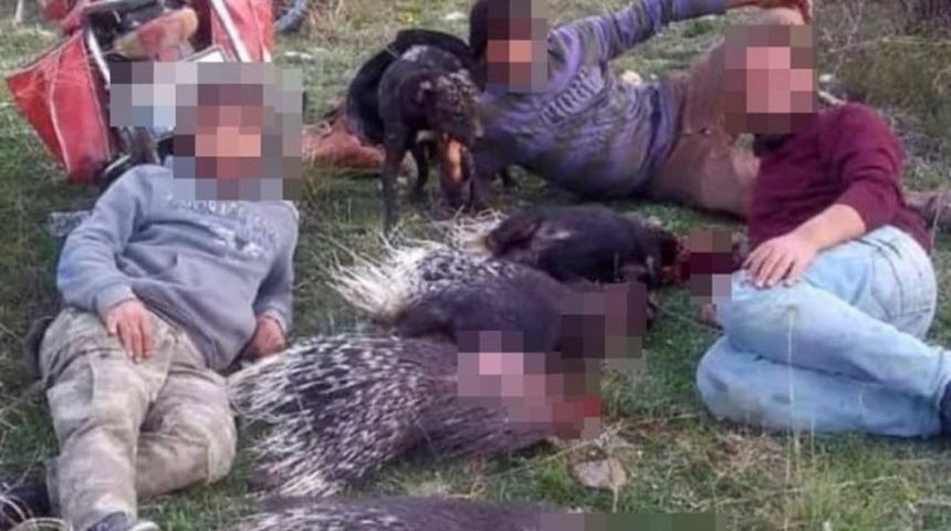 &Ouml;ld&uuml;rd&uuml;kleri kirpilerle poz verdiler, 13 bin 897 lira ceza yediler