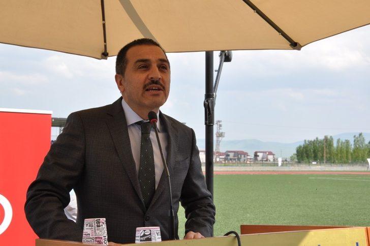 Kafkas Üniversitesi’nde mezuniyet sevinci G4