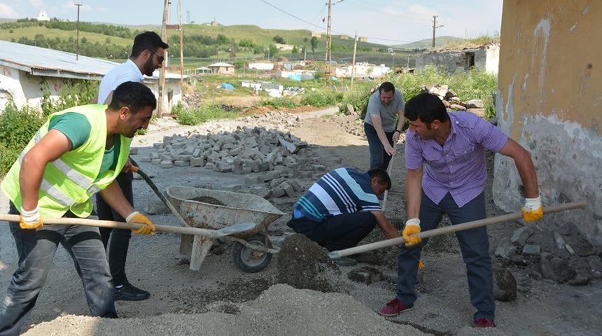 Fen işleri çalışmalarına hız kesmeden devam ediyor