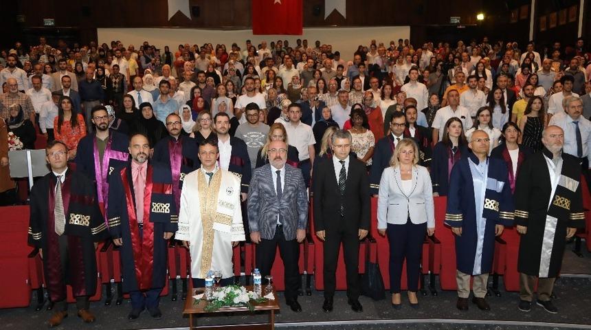 ERÜ Eczacılık Fakültesi’nde mezuniyet heyecanı