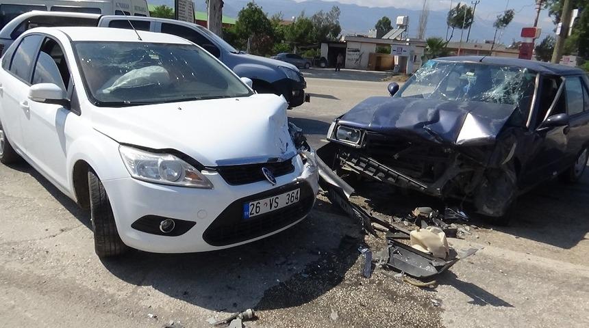 Hatay&rsquo;da trafik kazası: 2 yaralı