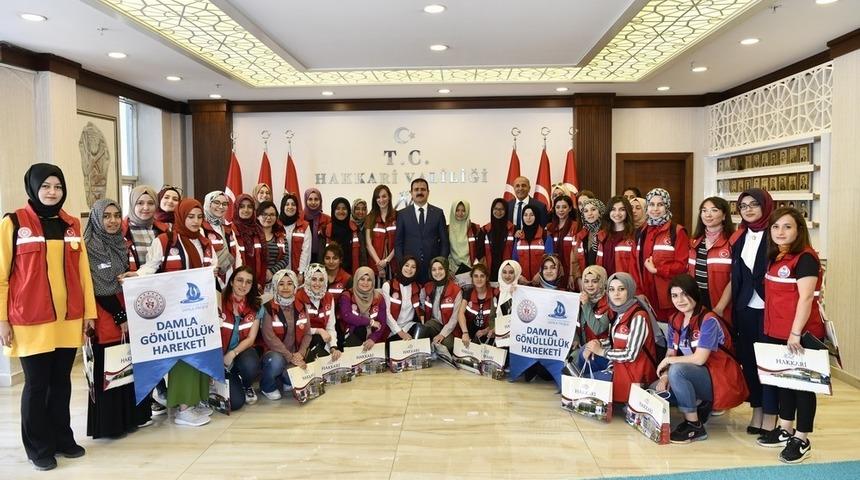 Damla g&ouml;n&uuml;llerinden Vali Akbıyık&rsquo;a ziyaret