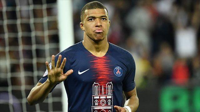 Kylian Mbappe, Galatasaray maçında sahada