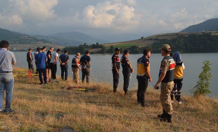 Aracıyla baraj gölüne uçan şahsın cansız bedeni bulundu G3