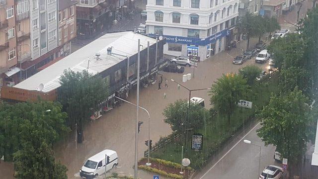 Eskişehir’de yağmur ve dolu etkili oldu (2) 1