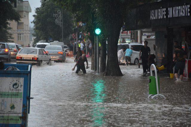 Eskişehir’de yağmur ve dolu etkili oldu (2) 2