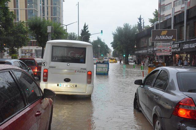 Eskişehir’de yağmur ve dolu etkili oldu (2) 3
