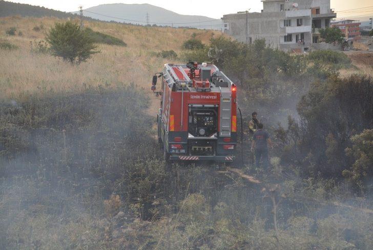 Otluk alanda çıkan yangın evlere sıçramadan söndürüldü G3
