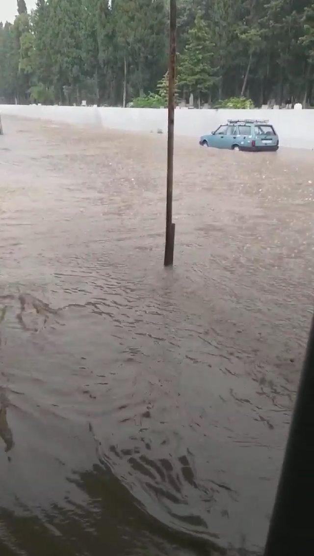 İzmir'de sağanak yağış 