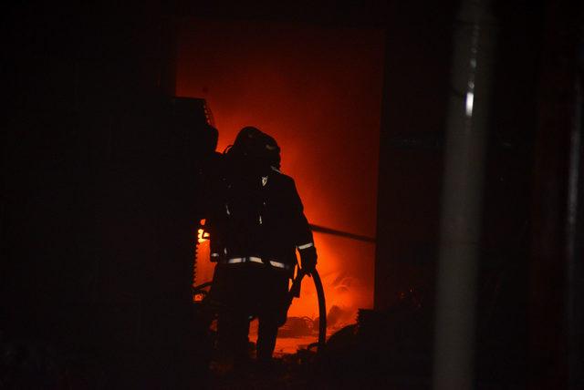 Tarsus'ta bisiklet ve motosiklet üretim fabrikasında yangını (2)