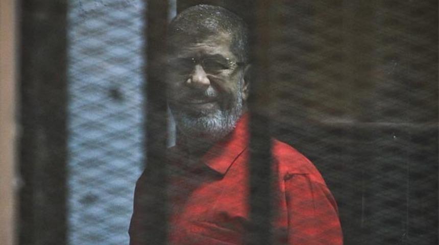 Muhammed Mursi defnedildi