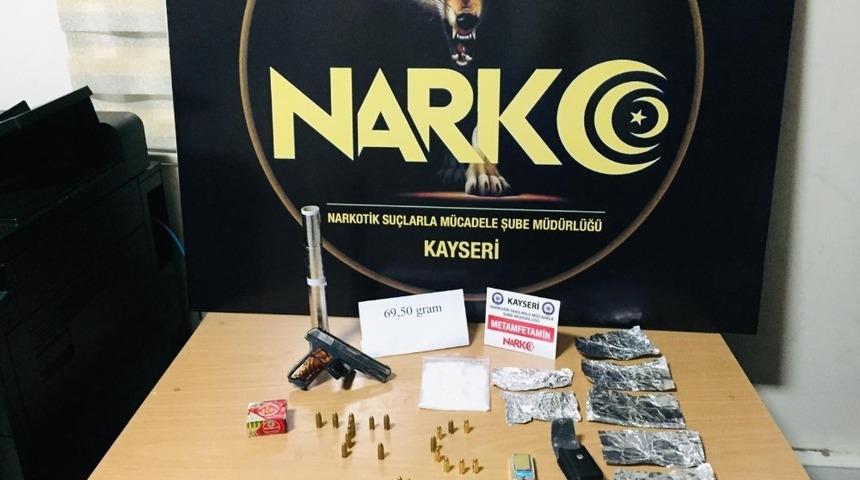 Uyuşturucu operasyonunda 2 gözaltı