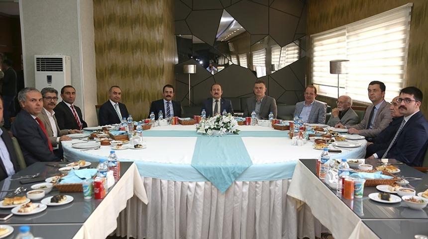 Cumhuriyet Başsavcısı Ramazan Murat Tiryaki i&ccedil;in veda yemeği d&uuml;zenlendi