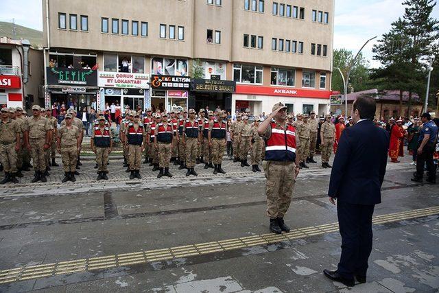 Jandarma Teşkilatı’nın kuruluş yıldönümü dolayısıyla yürüyüş ve mehteran gösterisi düzenlendi