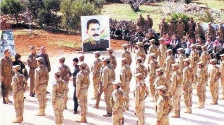 YPG'li ter&ouml;ristlerden &Ouml;calan posteri &ouml;n&uuml;nde yemin t&ouml;reni