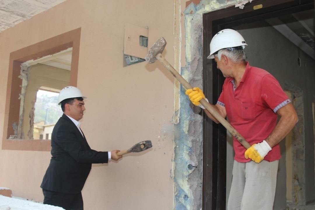 Hacılar&rsquo;da kentsel d&ouml;n&uuml;ş&uuml;mde 2. Etap yıkım &ccedil;alışmaları başladı