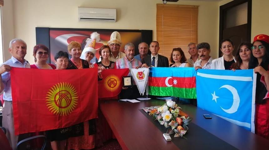 Başkan Yeni: "İki &uuml;lke arasındaki projelere destek olmaya hazırız"