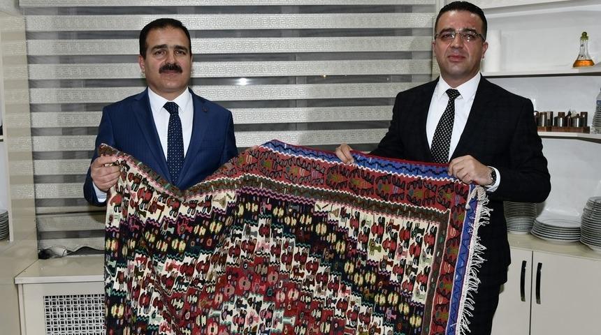 Tayini &ccedil;ıkan h&acirc;kim ve savcılar onuruna veda yemeği