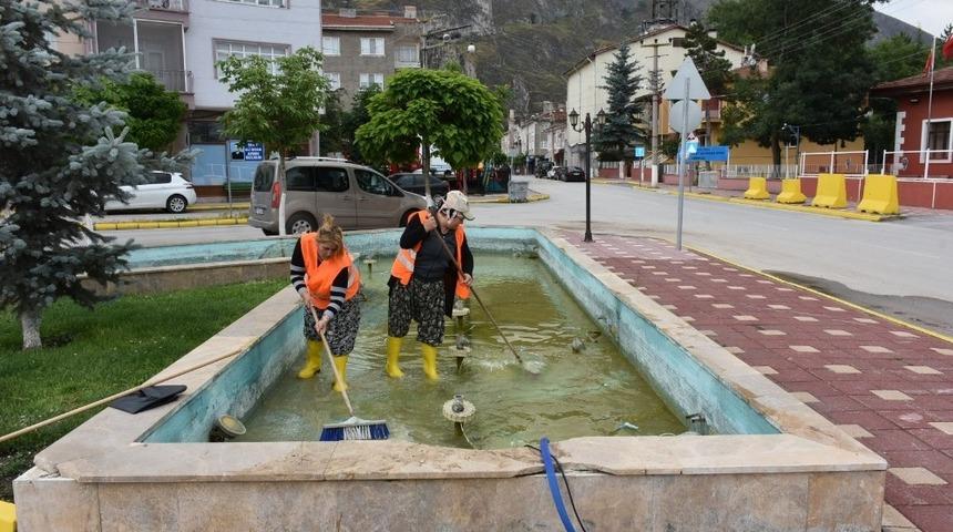 İn&ouml;n&uuml;&rsquo;de yaz temizliği s&uuml;r&uuml;yor
