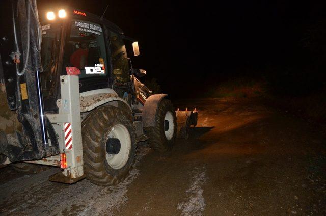 Başkan Akın gece çalışmalarını yerinde inceledi