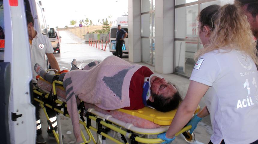 9 aylık hamile eşini hastaneye yetiştirmek isterken kaza yaptı: 5 yaralı