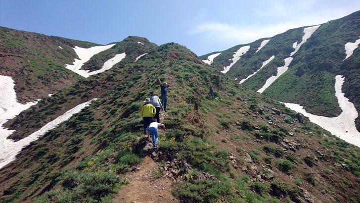 2 bin 700 metre rakımda ışkın topluyorlar G4