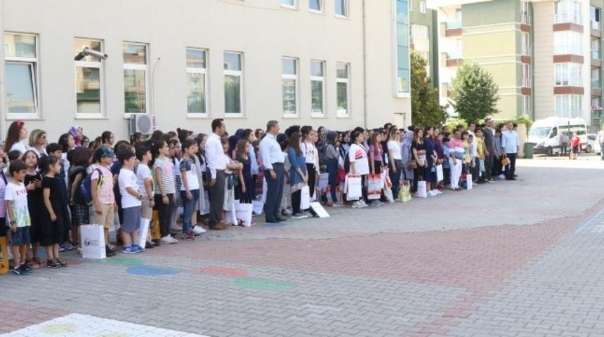 Osmangazi Okulları&rsquo;nda karne heyecanı