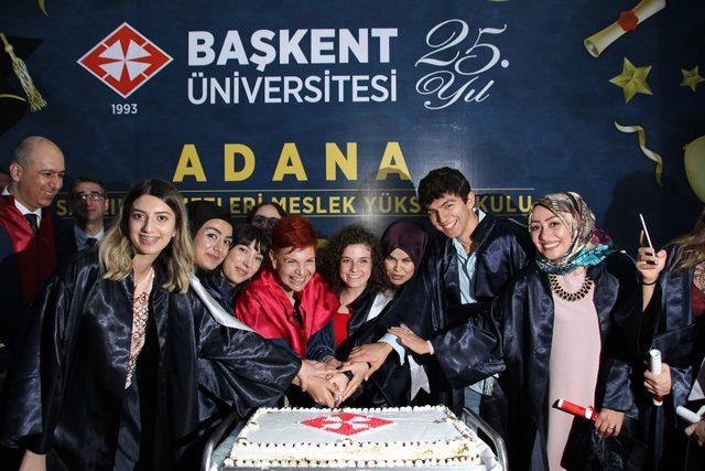 Başkent Üniversitesi Adana Sağlık Hizmetleri MYO’da mezuniyet coşkusu