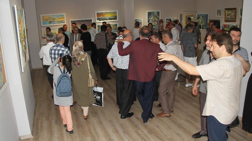 Sanat&ccedil;ı Kenan Demir 15. kişisel resim sergisini Ak&ccedil;aabat&rsquo;ta a&ccedil;tı