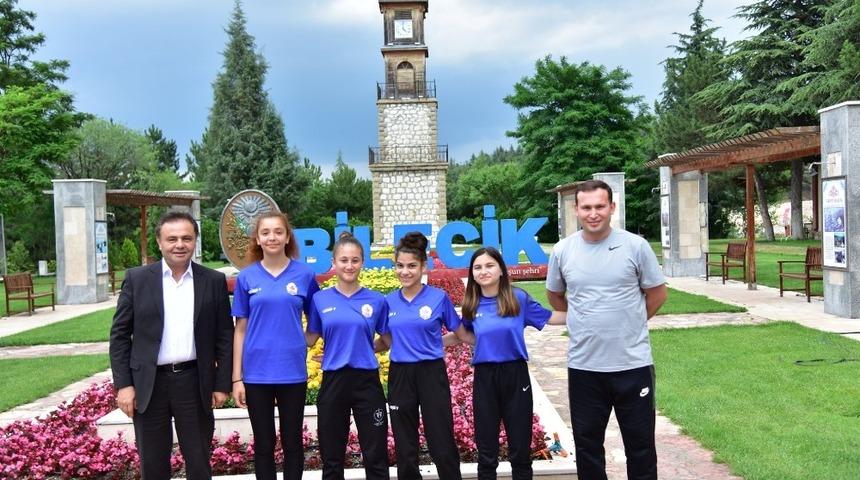 Başkan Şahin şampiyonları ağırladı