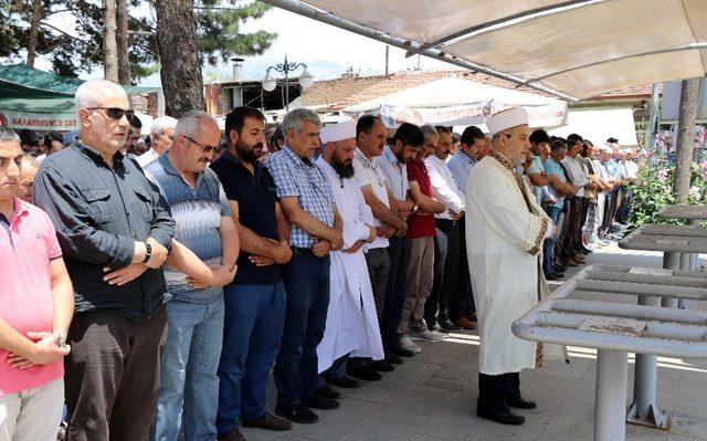 Erzincan’da yüzlerce Müslümanın katılımıyla Mursi için gıyabi cenaze namazı kılındı