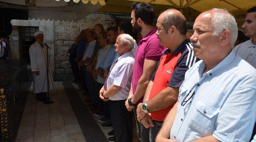 Muhammed Mursi i&ccedil;in Ordu&rsquo;da gıyabi cenaze namazı