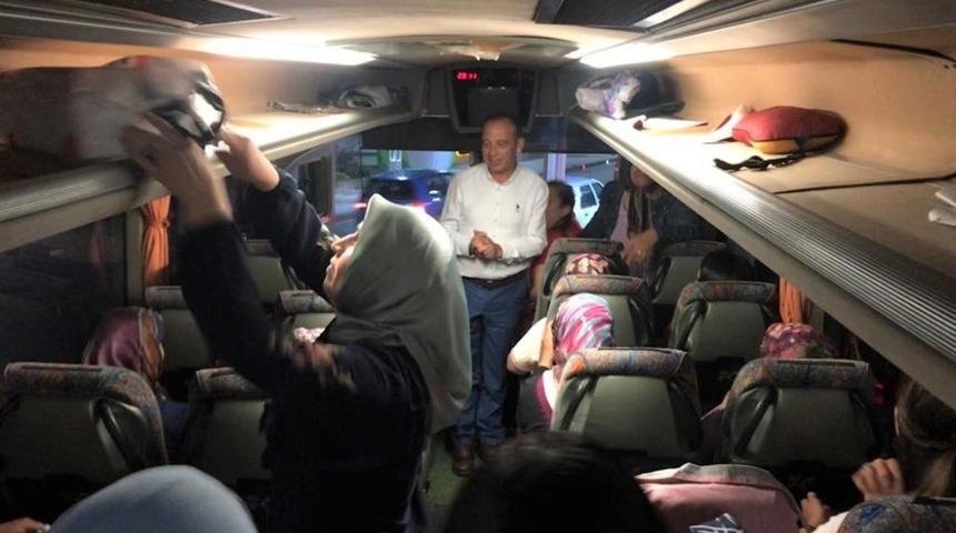 Başkan Akın kadınları Ankara&rsquo;ya uğurladı