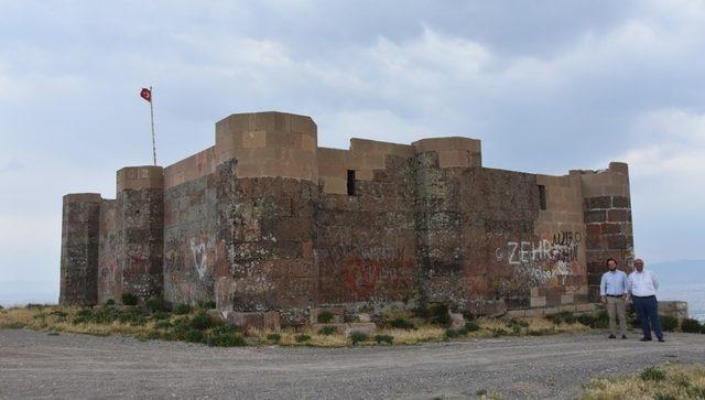 Kocasinan’da 8 asırlık köşk, gök gözlem evi olacak