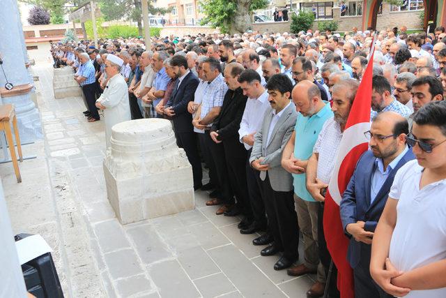 Tokat'ta Mursi için gıyabi cenaze namazı