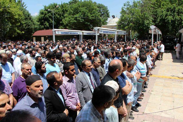 Gaziantep’te, Mursi için gıyabi cenaze namazı kılındı