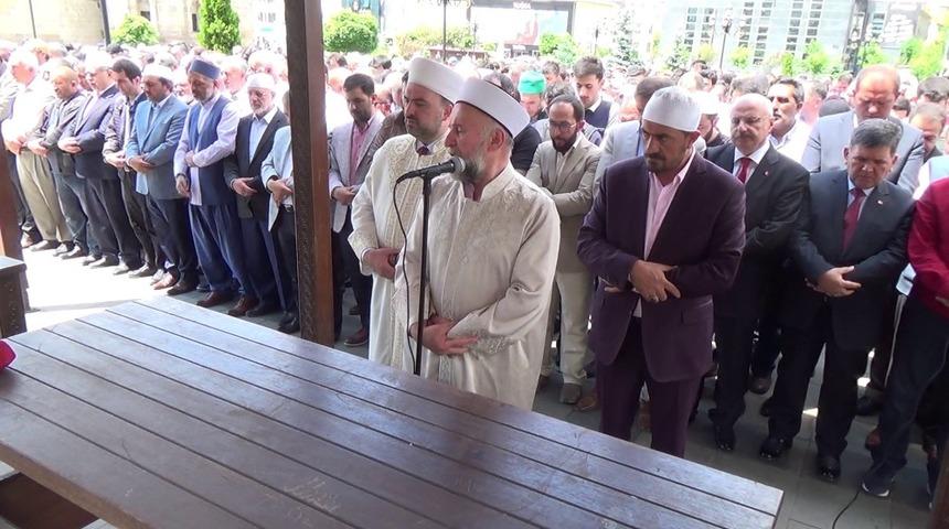 Erzurum&rsquo;da Muhammed Mursi i&ccedil;in gıyabi cenaze namazı kılındı