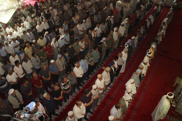 Mursi için Şanlıurfa’da gıyabi cenaze namazı kılındı