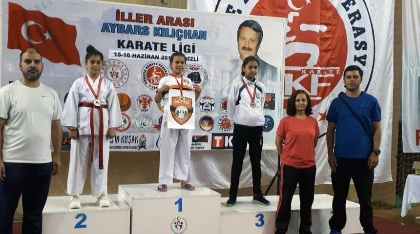 Menteşeli Karateciler Denizli’den 5 altın madalya ile döndü