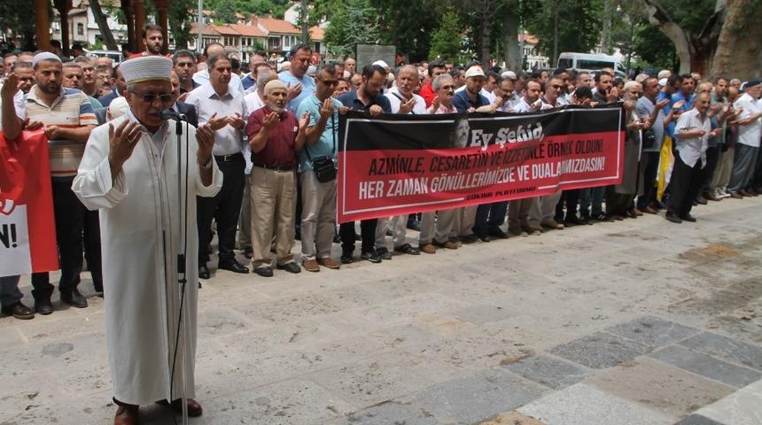 Mursi için gıyabi cenaze namazı kılındı