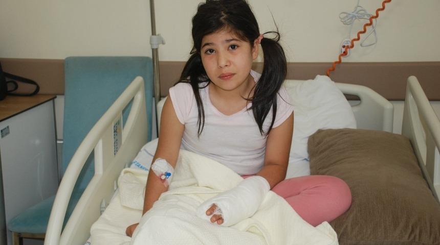 Neredeyse parmağı kopuyordu