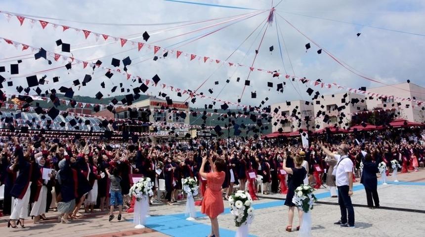 Eğitim camiasına 200 taze kan