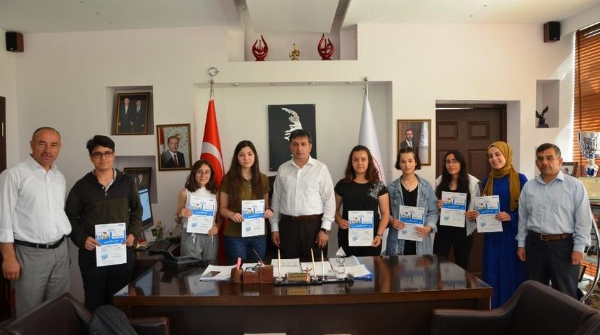 Gen&ccedil;lerden Ecdada Mektup