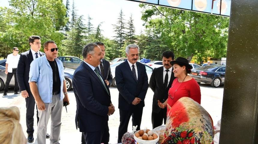 İslamk&ouml;yl&uuml; kadınlar &uuml;retici pazarına kavuştu