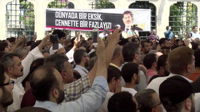 Mursi için İstanbul'da gıyabi cenaze namazı