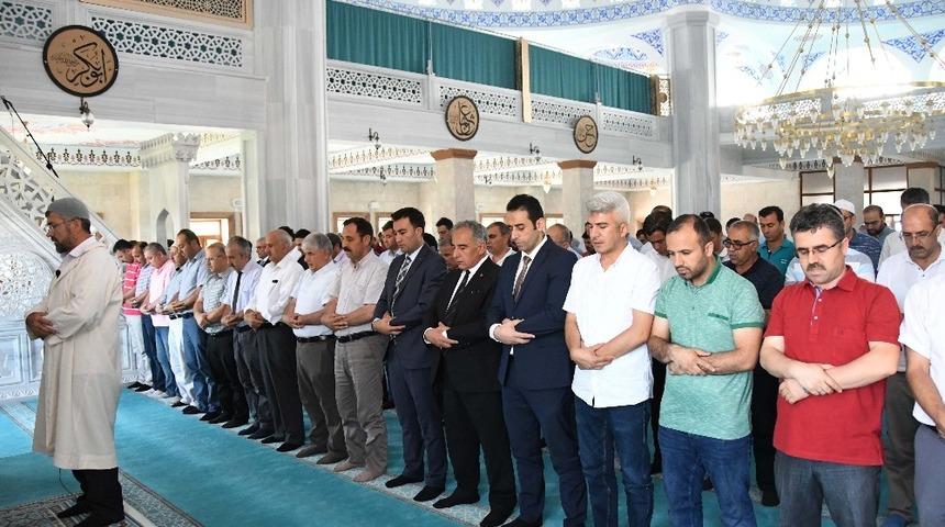 Adıyaman &Uuml;niversitesinde Muhammed Mursi i&ccedil;in gıyabi cenaze namazı kılındı