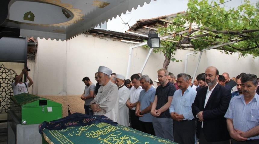 Mursi i&ccedil;in &Ccedil;orum&rsquo;da gıyabi cenaze namazı