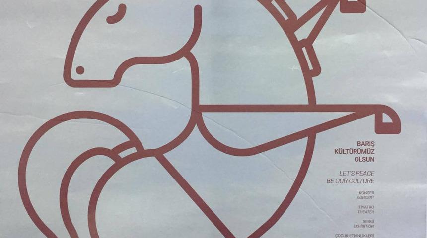 Troia Festivali i&ccedil;in se&ccedil;ilen afişe eleştiri