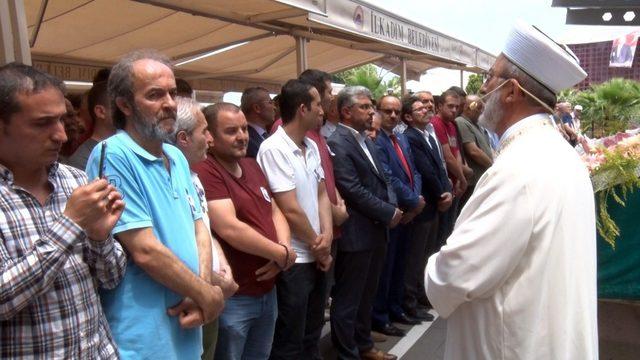 Mursi için gıyabi namazı kılındı